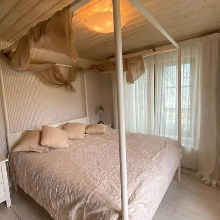 House Ezurgas * Tuja