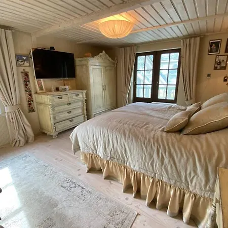 House Ezurgas Brīvdienu mājas Tuja